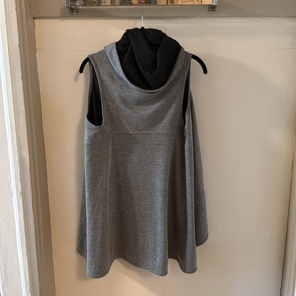 Reversible Vest Top - Picture 2 of 4